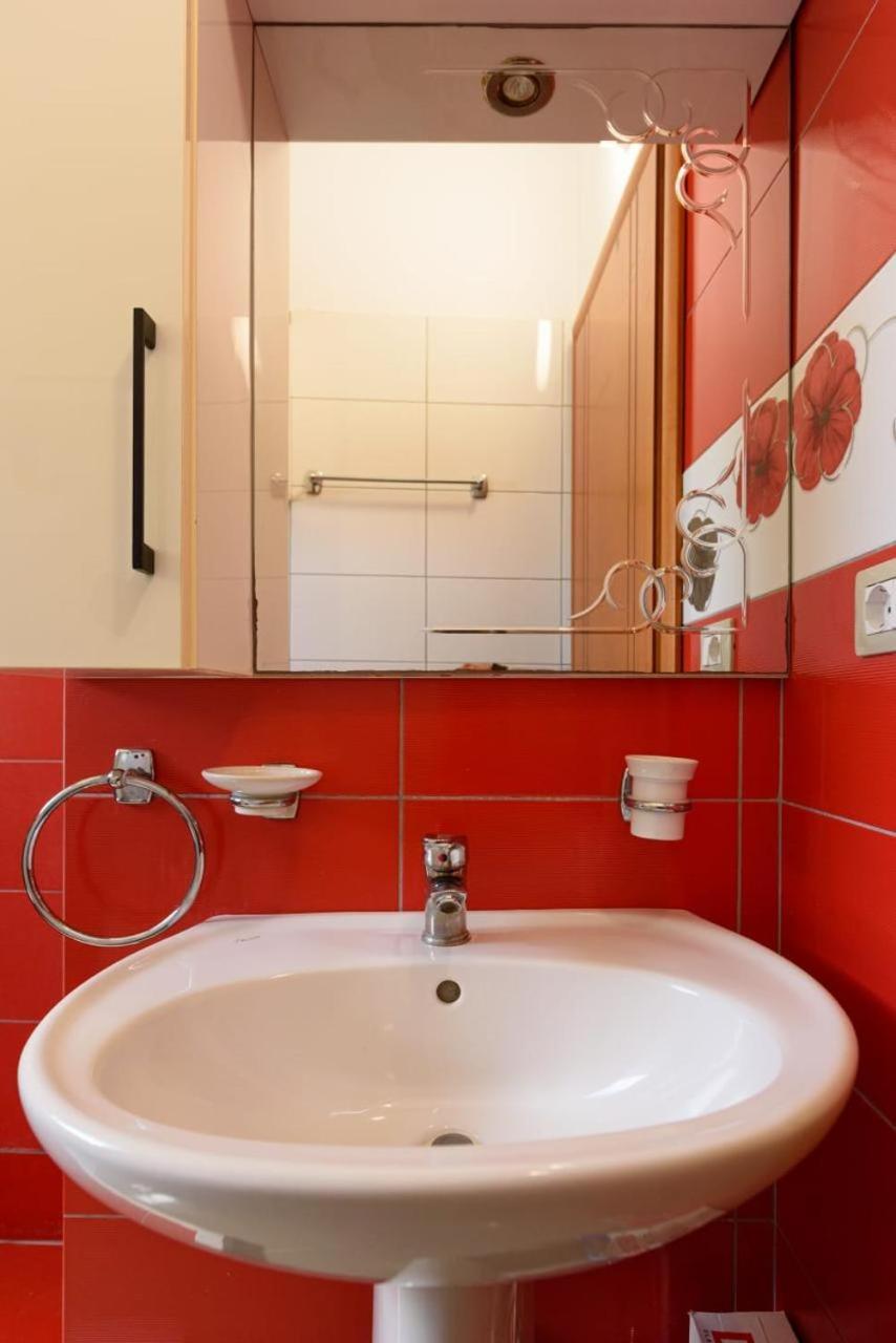 Apartamento Veliu's *
